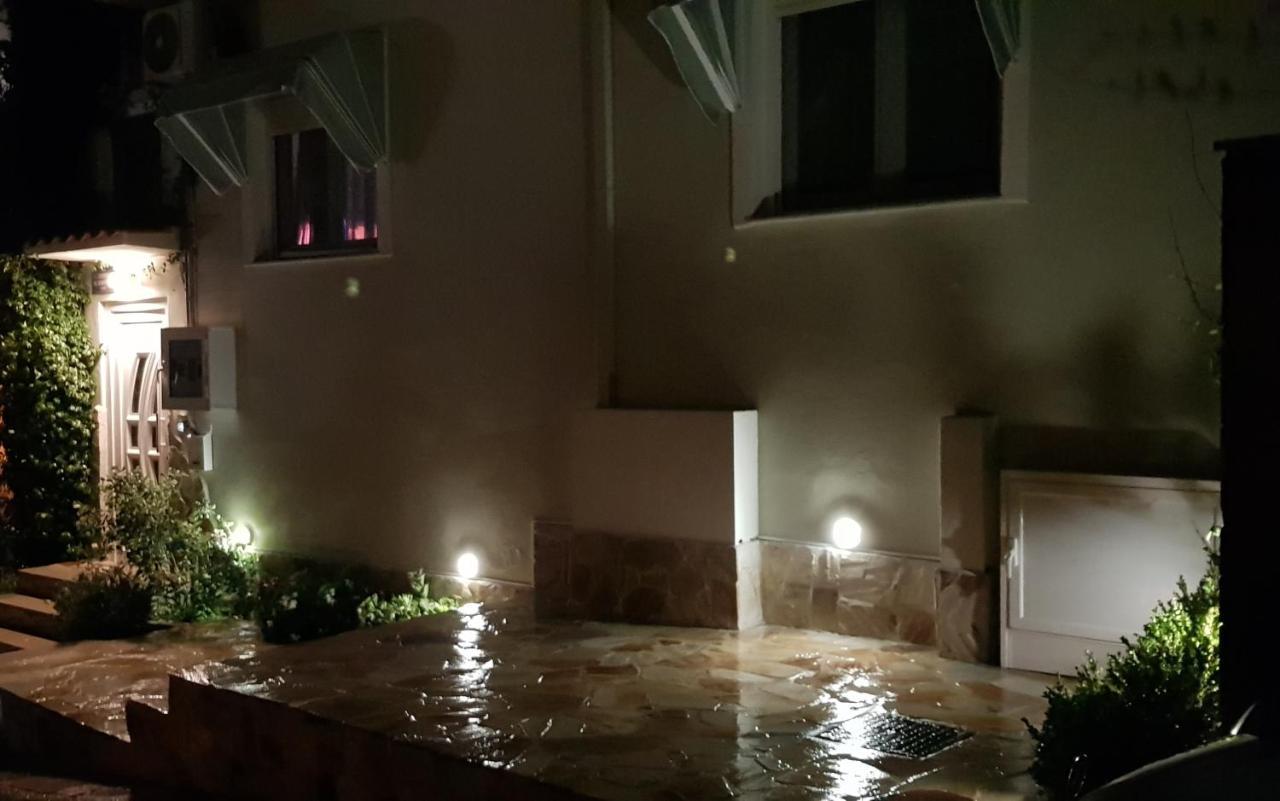 Grellia Apartment Kavála ภายนอก รูปภาพ